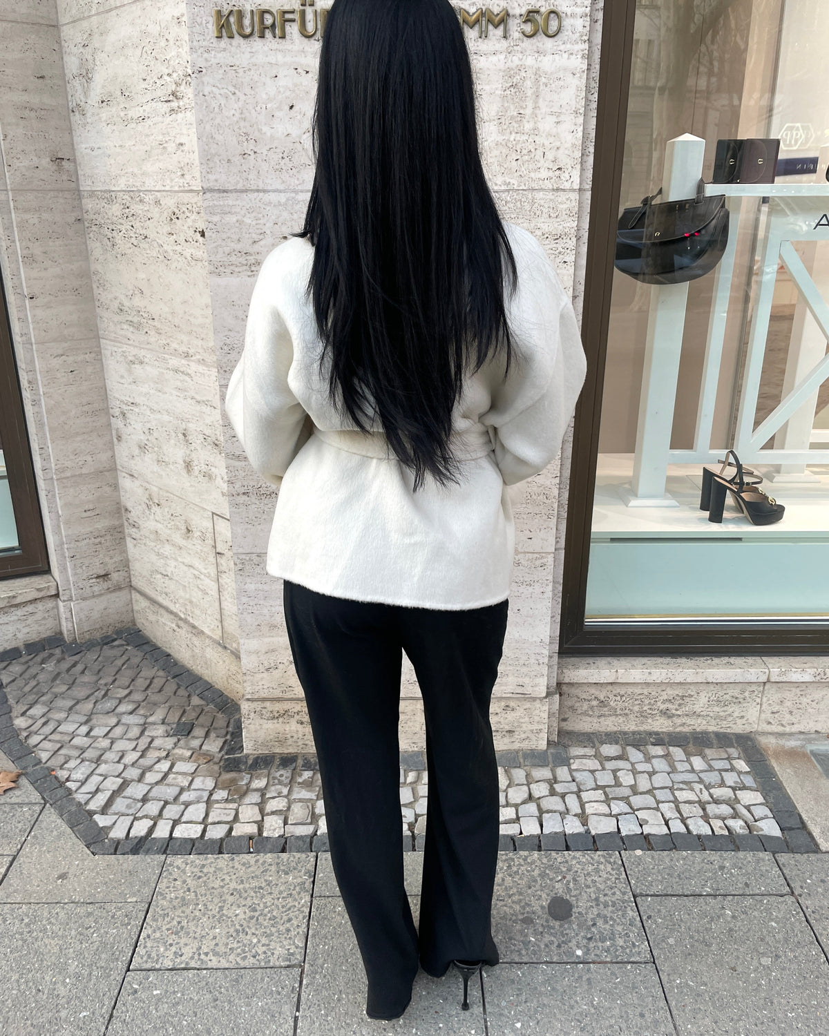Kurzer Wollmantel mit Fellärmel - THE BERGEN SNOW creme white