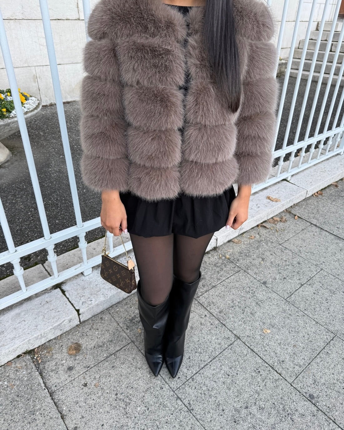 Pelzmantel Faux Fur Grau Kurz
