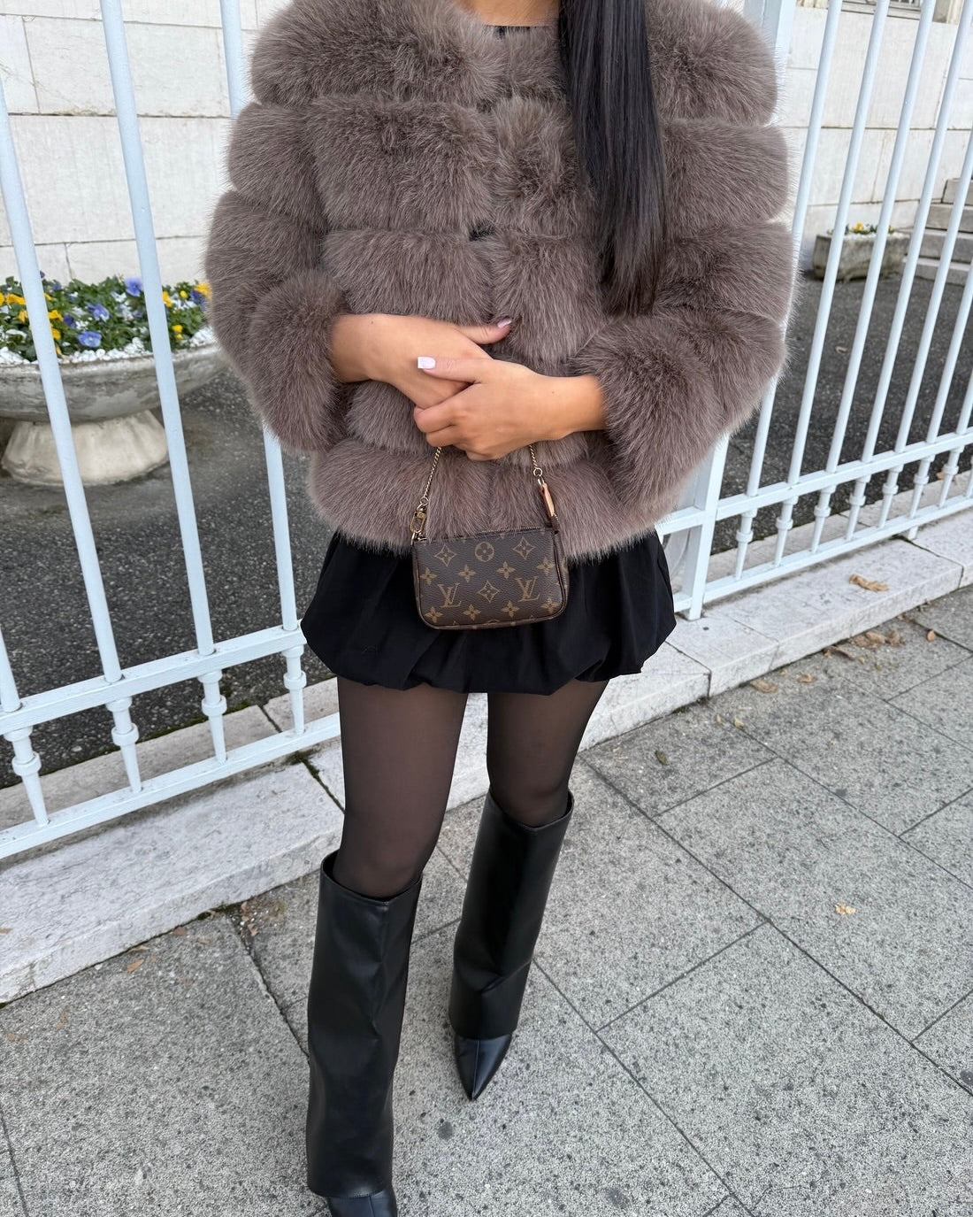 Pelzmantel Faux Fur Grau Kurz